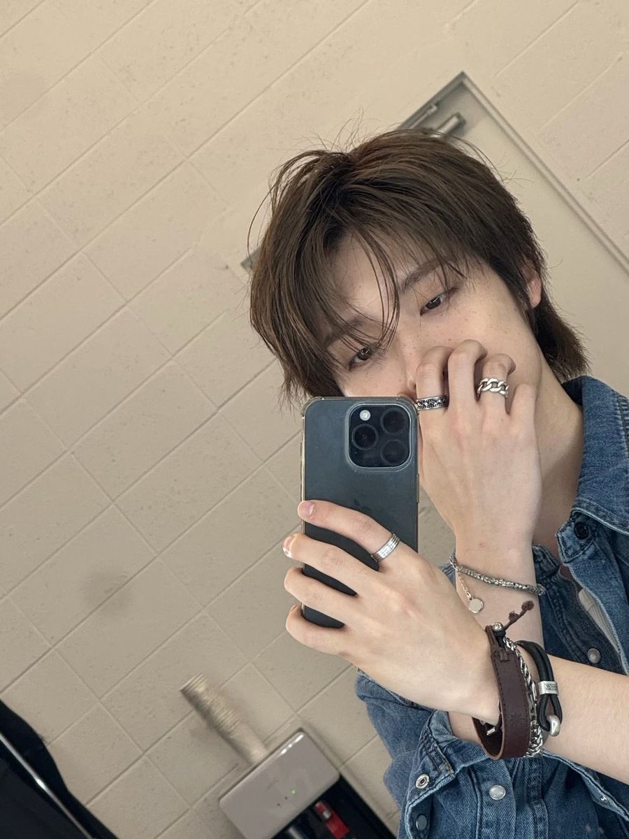 xdinaryliv's tweet image. me           vs          my ult
         ✮ ⋆ ˚｡𖦹 ⋆｡°✩
Liv                        gaon
shh                        23
165cm                 171cm (apparently?)
gemini                  capricorn 
jun 9                      jan 14