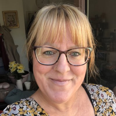 Laura Jayne tweet media