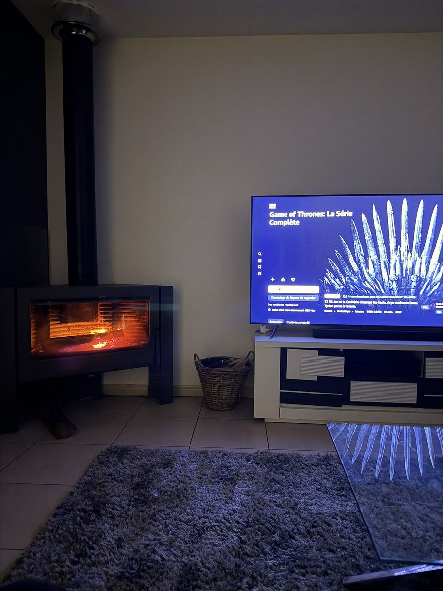 naaarb's tweet photo. #letheme https://t.co/9kCGg3tE5x