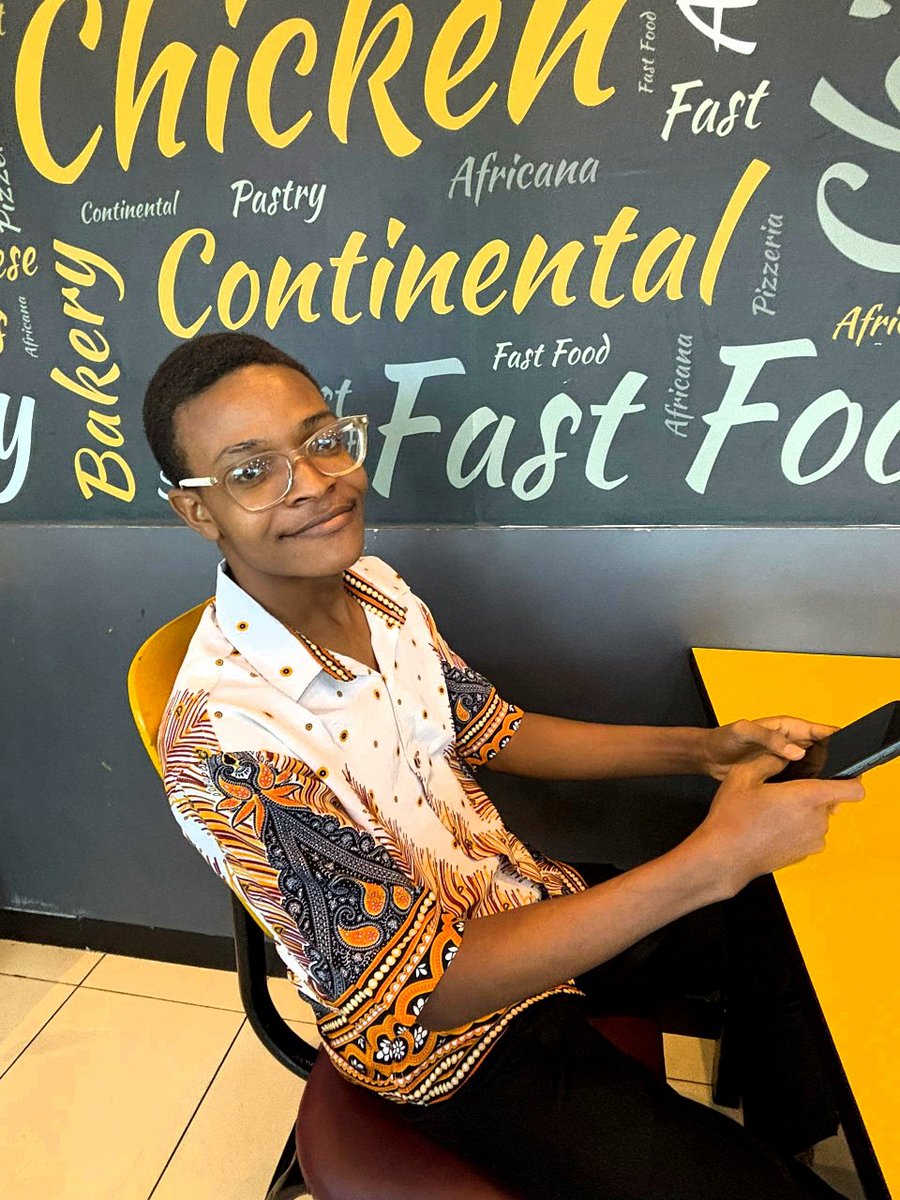 “You have just opened my eyes to the secrets of making money from home,” she said. 

Her eyes glowing, her smile wide and innocent like a little child who just found hidden candy in her mother’s purse.

That was her reaction during our physical 1:1 session.

A Thread 🧵