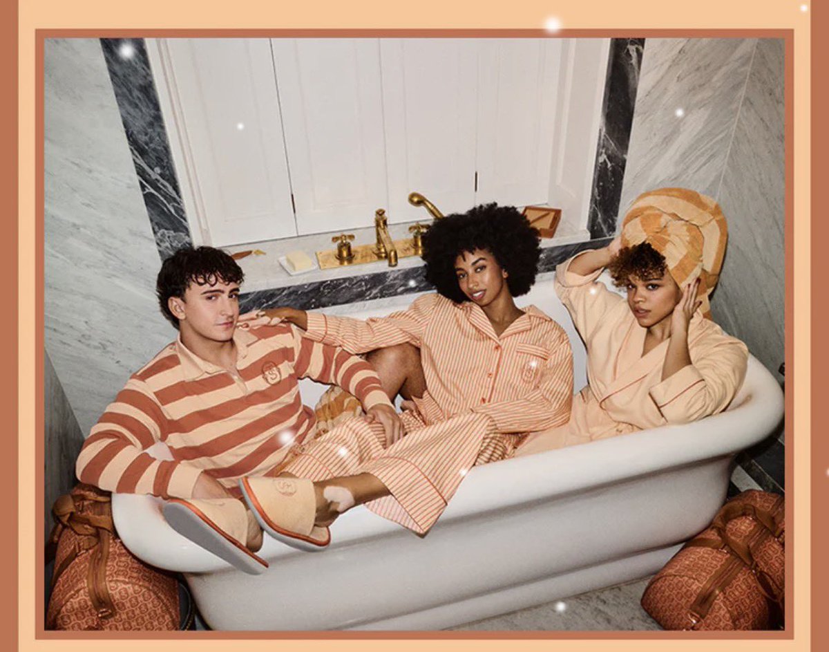 THESE PAJAMAS BELONG TO MEEEEEEEEEE ❤️‍🔥 leave it with me! ❤️‍🔥#TSCollection <a href="/taylornation13/">Taylor Nation</a> <a href="/taylorswift13/">Taylor Swift</a>