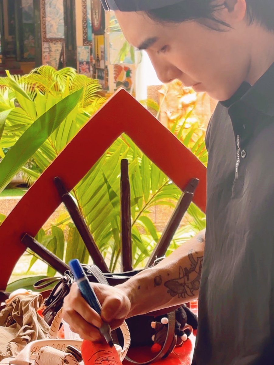 Tailai_ENT's tweet image. Praying for "Akina"! 
The cast and crew gathered for a blessing ceremony. Wishing us a smooth journey ahead. Can't wait to see you！😉
#AkinaTheSeries #Akina
#WeTV #Tailai
#BXXMRVW  #toey_pongsakorn