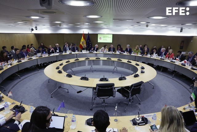 EFE_CValenciana's tweet photo. Ruth Merino afea al Gobierno central que reduzca el CPFF "a un instrumento más a su servicio".

Pide un fondo transitorio de nivelación mientras se presenta una propuesta de reforma de un modelo de financiación "que acumula once años caducado". https://t.co/ZksmilHic4