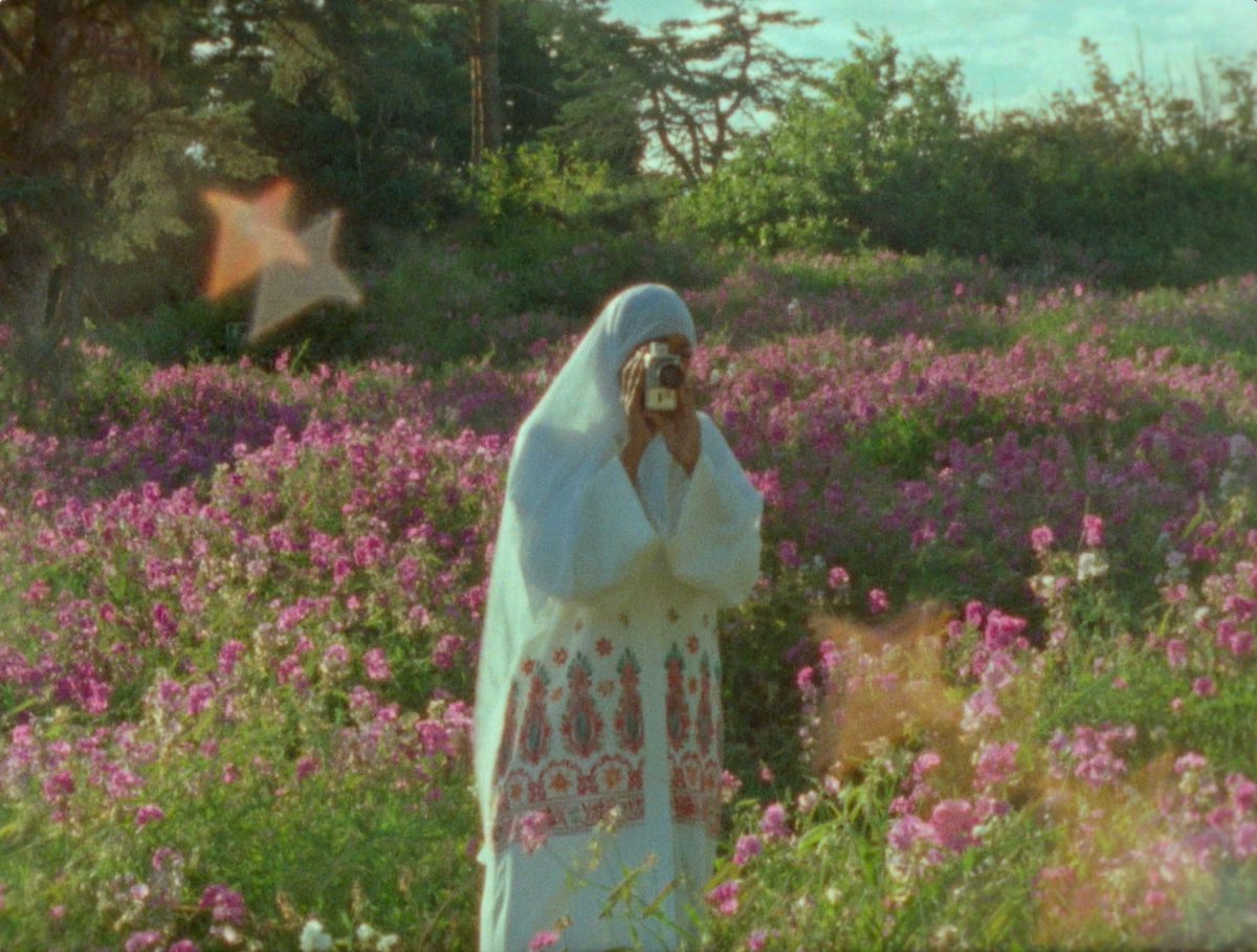 ultradogme's tweet image. NOW STREAMING: THREE FILMS BY KAMYAR MOHSENIN

Mohsenin's cinema is a growing body of work, filled with visionary gems ✨

Program: 
- Twenty Three (2025, co-directed with Wasima Farah)
- Adhan (2023)
- Sangkak (2024)

Watch thru Nov 28 in the Movie Club: patreon.com/ultradogme