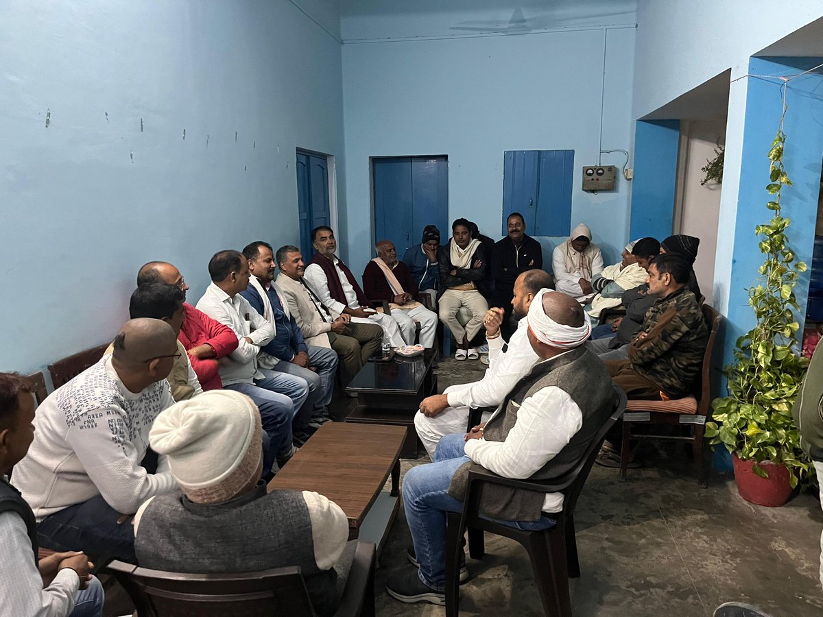 _Sudhaker_singh's tweet image. बक्सर लोकसभा के रामगढ़ विधानसभा अंतर्गत ग्राम- इसढी में सभी साथियों के साथ राजनीतिक चर्चा किया, 

चर्चा में पार्टी को और मजबूती और संसदीय कार्य पर विमर्श हुआ। आप सभी का यही समर्थन हमारे संघर्ष और समर्पण को और मज़बूती देता है…