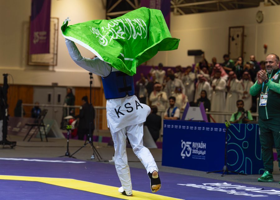 الحمدلله إنجاز أتى بعد عناء و جهد كبير .. 
فخورة كوني اول امرأة تحقق للملكة العربية السعودية
ذهبية دورة التضامن الإسلامي 2025 🥇
شكراً لكل من كان سبب في ختام هذا الموسم المليء بالإنجازات الكبيرة 
وبإذن الله موسم قادم أجمل مع إجازات يفخر بها وطني 🇸🇦