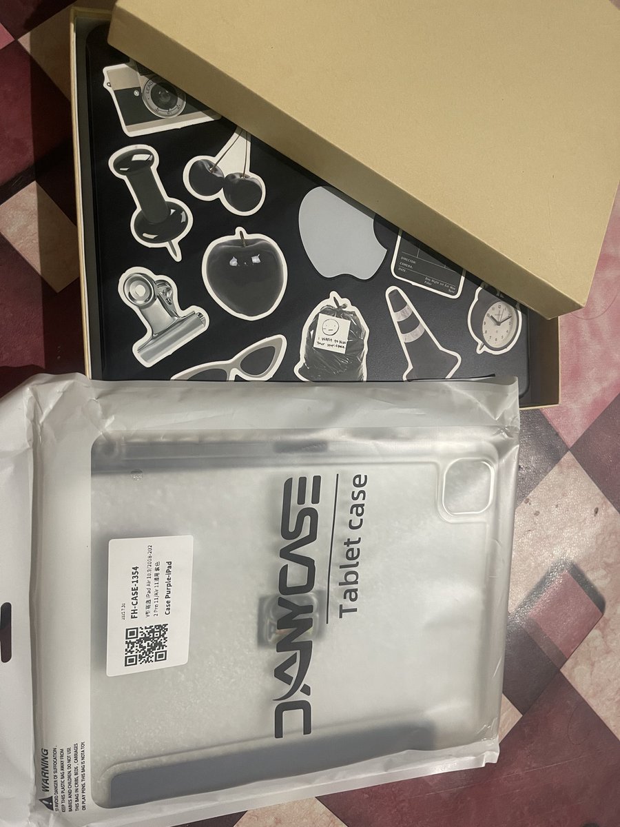 ddeonu_http's tweet image. Wts ph 
Ipad Air 4/5 360 rotating keyboard case from danny case
Date of purchase: Nov 9 
Minor issues: sign of usage (scratches)
Will sell it nalang for 1500, i bought it for 2100 
Rfs: upgrade