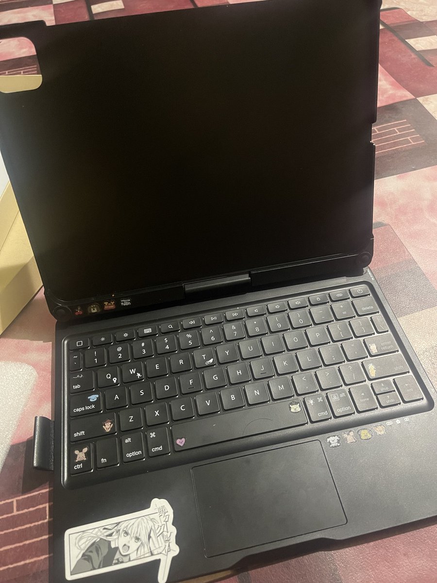 ddeonu_http's tweet image. Wts ph 
Ipad Air 4/5 360 rotating keyboard case from danny case
Date of purchase: Nov 9 
Minor issues: sign of usage (scratches)
Will sell it nalang for 1500, i bought it for 2100 
Rfs: upgrade