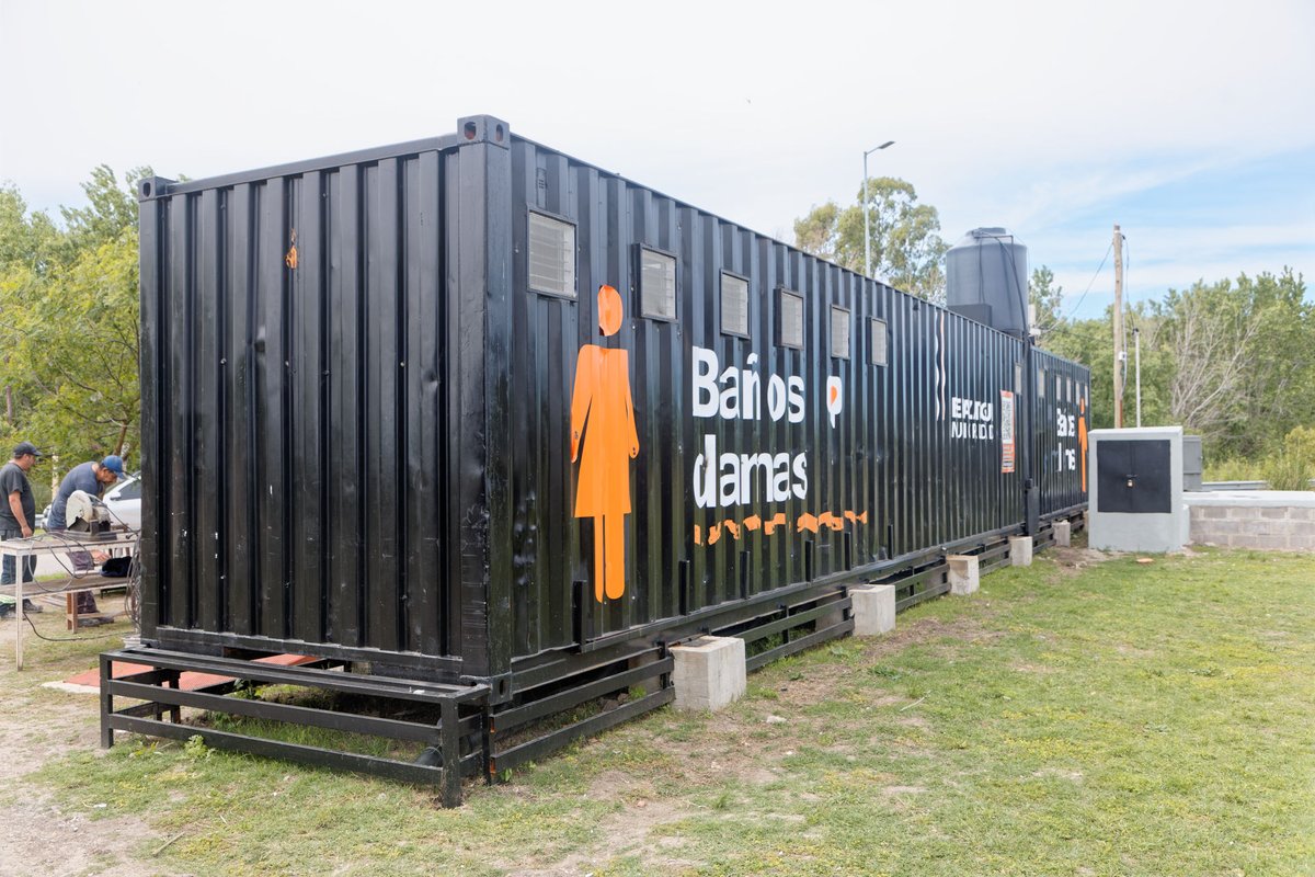 jjosemussi's tweet image. Nuevos baños y espacios de servicio para la Costa de Hudson.  

➡️ Continúa la instalación de 34 sanitarios nuevos. Con esta iniciativa, se busca mejorar la infraestructura y el confort de los vecinos y vecinas.

✅ Obra realizada con fondos municipales.

#Berazategui