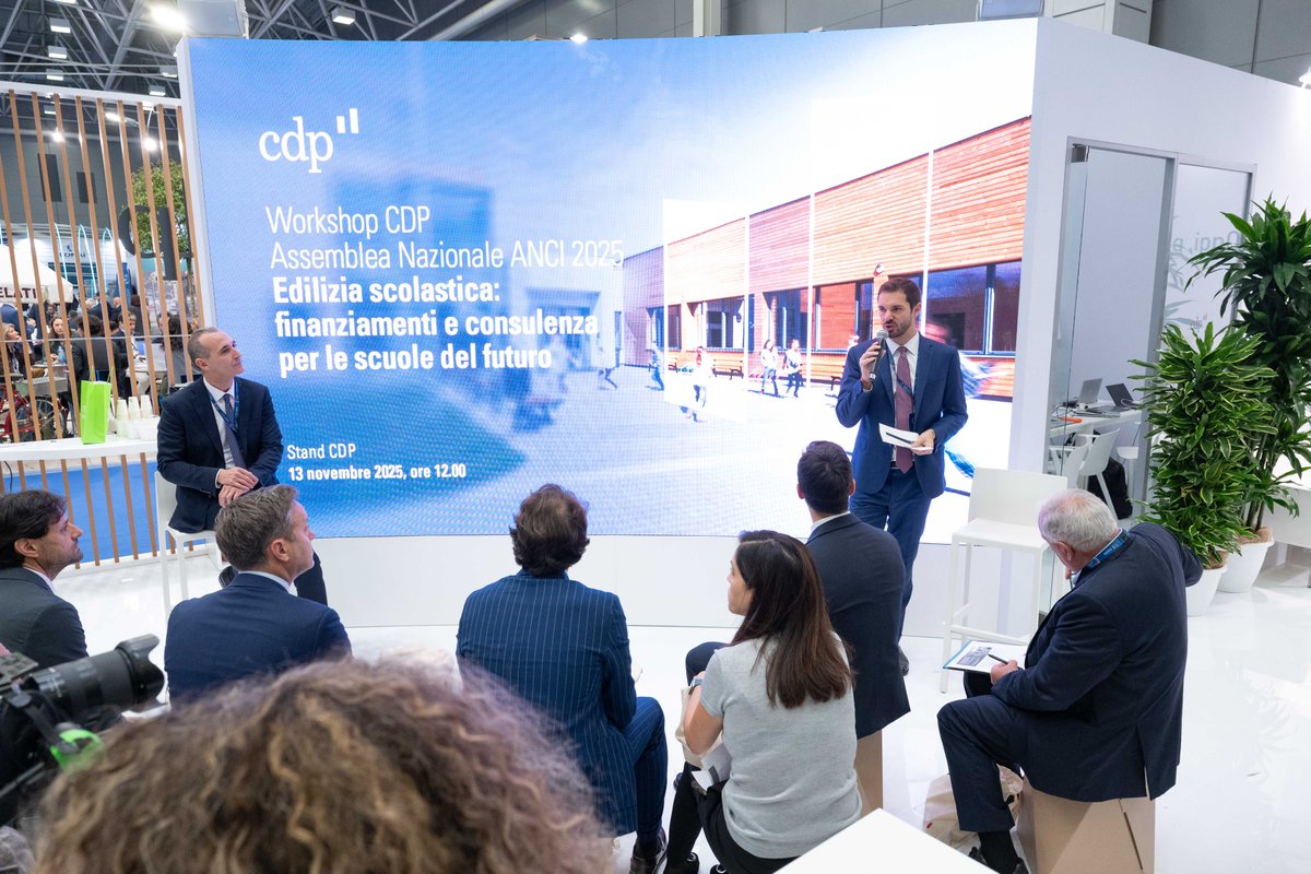 GruppoCDP's tweet image. 🇮🇹 La 𝟰𝟮ª 𝗔𝘀𝘀𝗲𝗺𝗯𝗹𝗲𝗮 𝗻𝗮𝘇𝗶𝗼𝗻𝗮𝗹𝗲 Anci è stata un&apos;𝗲𝗱𝗶𝘇𝗶𝗼𝗻𝗲 𝗿𝗶𝗰𝗰𝗮 𝗱𝗶 𝗶𝗻𝗰𝗼𝗻𝘁𝗿𝗶 𝗲 𝗰𝗼𝗻𝗳𝗿𝗼𝗻𝘁𝗼, che ha confermato ancora una volta il legame solido tra CDP e i Comuni italiani. Un rapporto che rinnoviamo ogni giorno, accompagnando le…