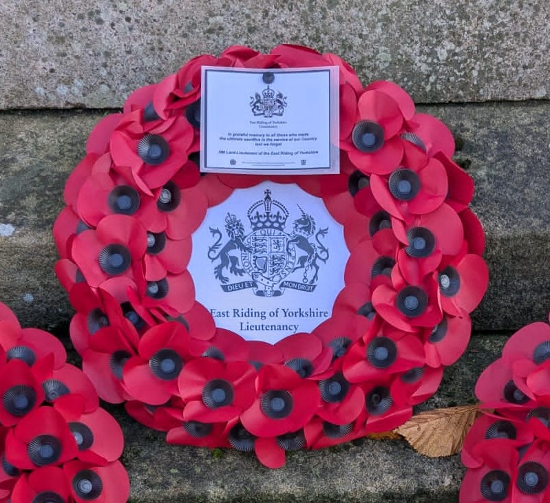 #ERDeputyLieutenant Colonel David Fuller laid a wreath on #ArmisticeDay at the RAF LK-E and LK-K Memorials at Balkholme on behalf of #ERLordLieutenant - we will remember them  
#ERLieutenancy #EastRiding #Lestweforget