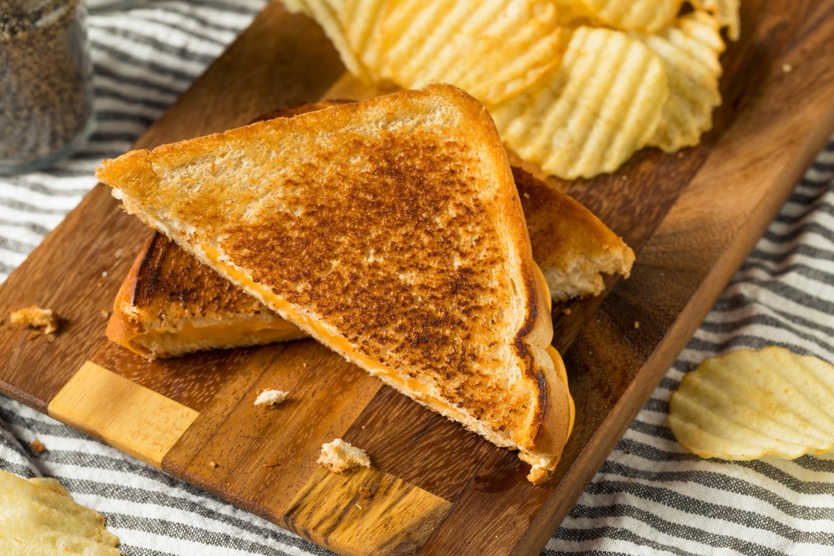 It looks like it's a grilled-cheese-for-lunch kinda day. 😋