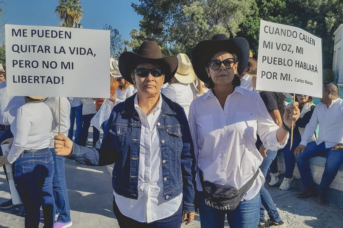 MexSolidarity's tweet image. Behind the &quot;Gen Z&quot; March: 90 Million Pesos, Foreign Activists, Mexican Politicians &amp;amp; Businessmen

Familiar, aged faces from Mexico&apos;s right wing opposition collaborated with the international right wing.

mexicosolidarity.com/behind-the-gen…