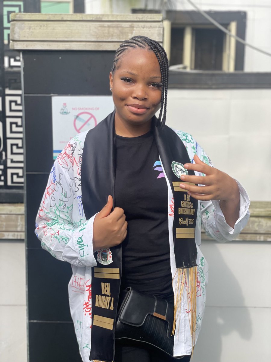 tweetsbybright's tweet image. Hi CT!!!

I’m now a graduate 🤭