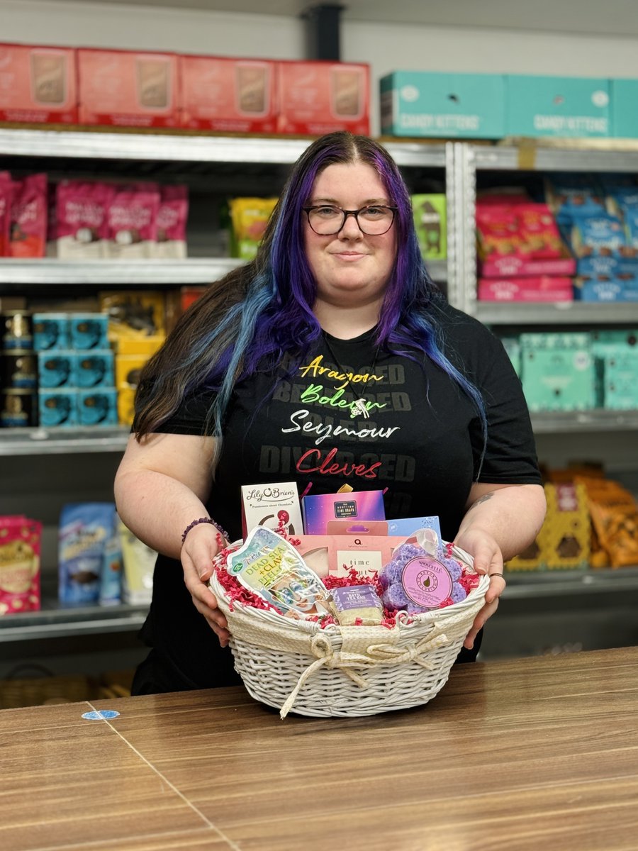 Today's Gift Basket Of The Day is the ''Alternative Therapies Gift For Her " 🧔‍♀️🎁

ow.ly/rtcZ50XsY9V

Follow &amp; RT to enter #prize draw to #win a Gift Basket. 

More info via our blog. 

#dailydispatch #gifts #competition #giftbasketsrule #pampergifts #giftsforher