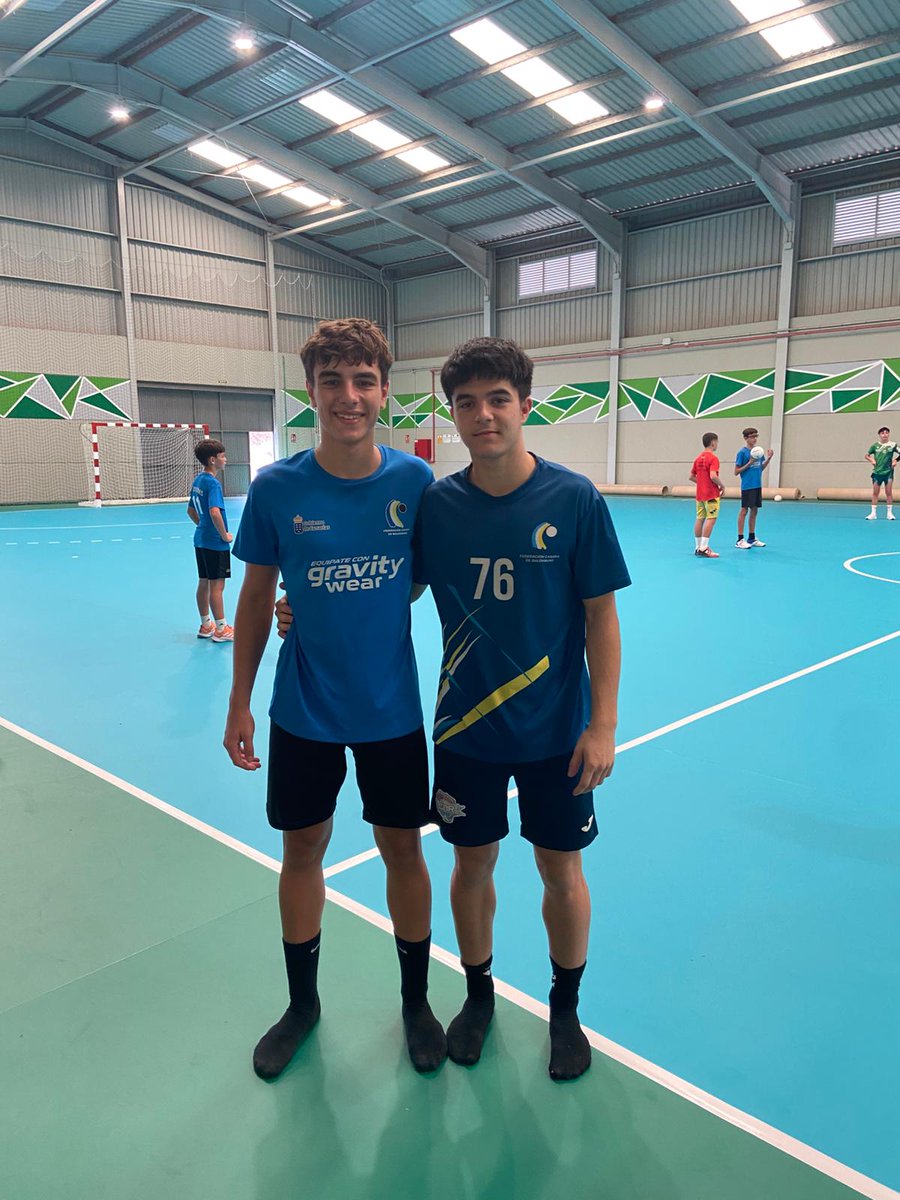 🤾🏽🌟 ¡Felicidades Josué y Ale! Convocados para la preselección juvenil de la Selección Canaria. Un premio al trabajo y esfuerzo. A Ricardo, gracias por representar al CBR con orgullo, ¡sigue peleando! 💙 #CBR #CanteraCBR #SelecciónCanaria #Juvenil #OrgulloRealejero"