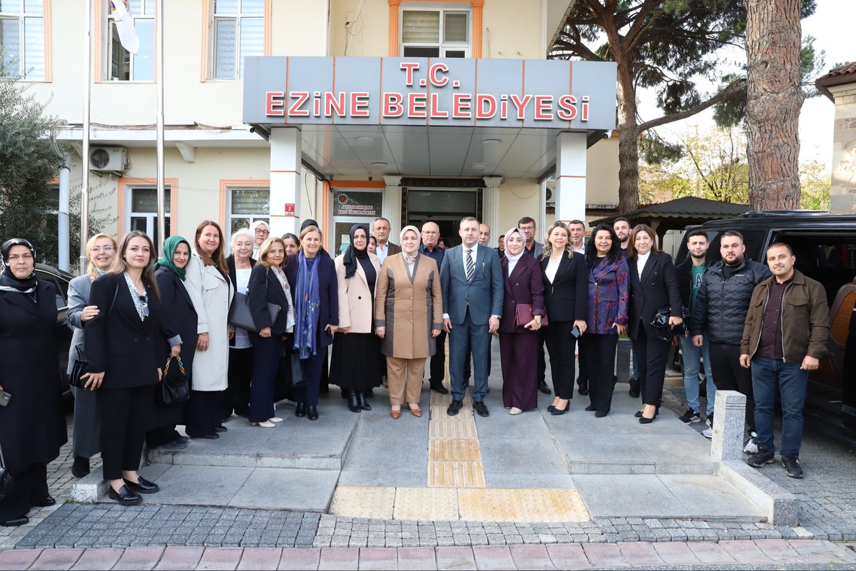 📍 Çanakkale | Ezine Belediye Başkanlığı

Çanakkale Ezine Belediye Başkanımız Sn. Güray Yüksel’i ziyaret ederek ilçemizde yürütülen hizmetleri, sosyal belediyecilik alanındaki çalışmaları ve önümüzdeki döneme dair hedefleri istişare ettik.

Milletimizin emanetini titizlikle