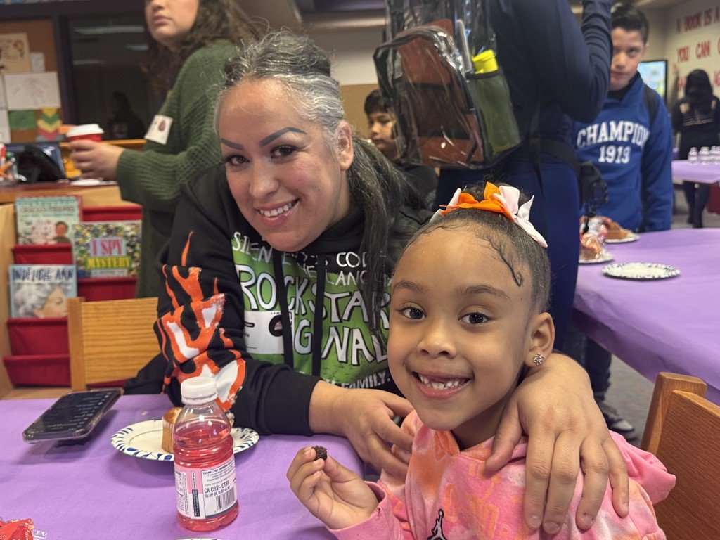 EvermanISD's tweet photo. Townleys Muffins with Moms was a success!
Thank you to all the moms who joined us for muffins, memories, and meaningful connections. Your support helps make our school community stronger!
#EISDALLIN https://t.co/c8hO2cJ2Xw