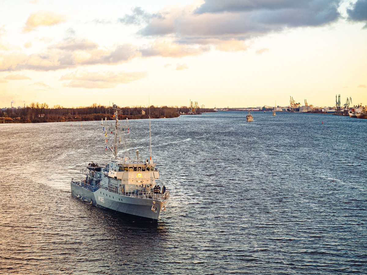 NATO_MARCOM's tweet image. #SNMG1 has arrived in Riga, Latvia 🇱🇻, reinforcing NATO’s commitment to Baltic Sea security.⚓ Multinational cooperation in action.

Read more: mc.nato.int/media-centre/n…

#WeAreNATO #BalticSea #MineCountermeasures #MaritimeSecurity