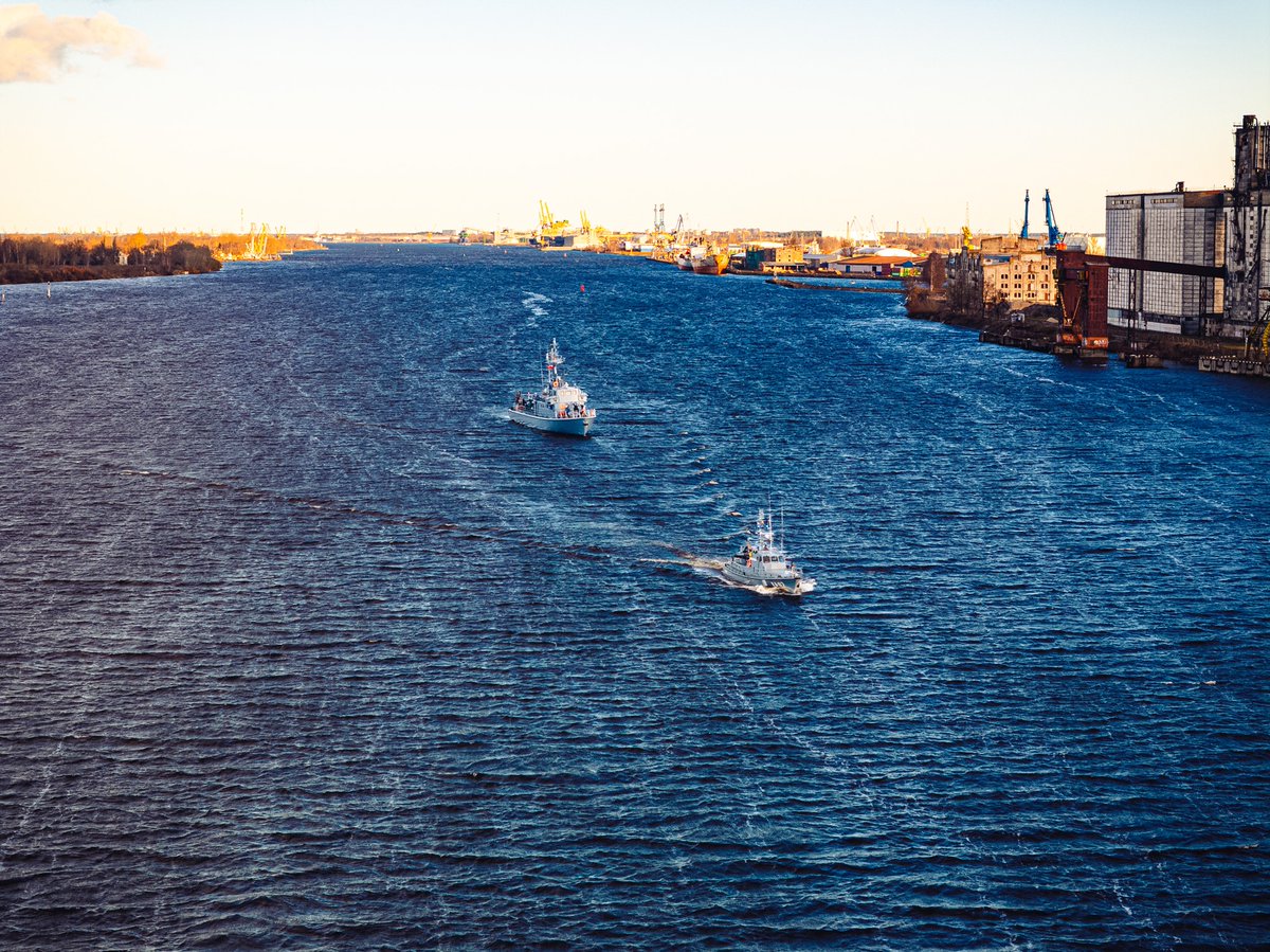 NATO_MARCOM's tweet image. #SNMG1 has arrived in Riga, Latvia 🇱🇻, reinforcing NATO’s commitment to Baltic Sea security.⚓ Multinational cooperation in action.

Read more: mc.nato.int/media-centre/n…

#WeAreNATO #BalticSea #MineCountermeasures #MaritimeSecurity