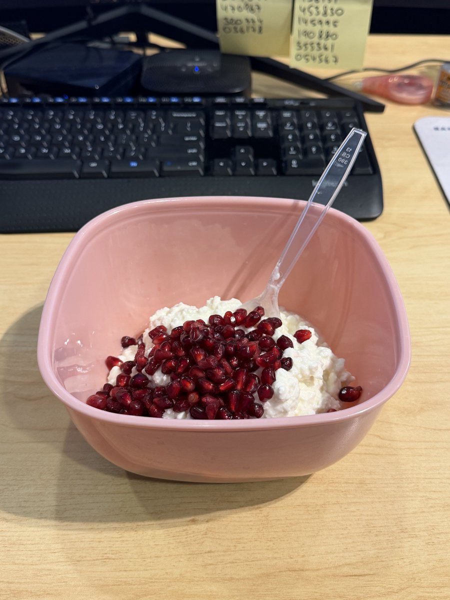 творог с гранатовыми зёрнами 🤌🏼