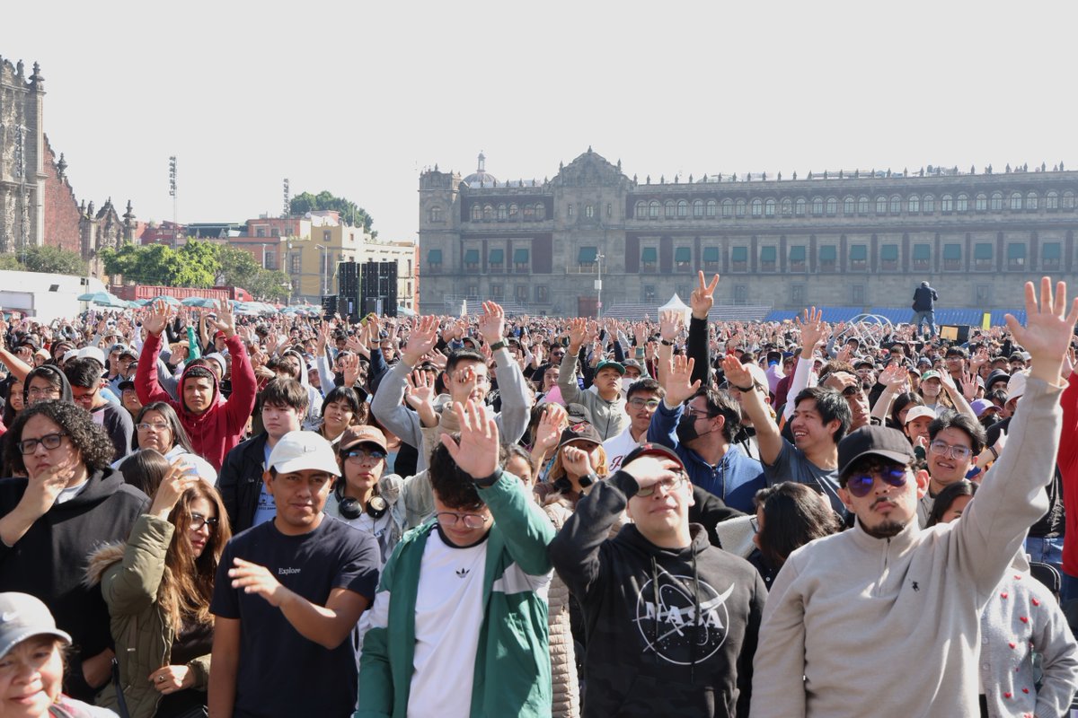 ClaraBrugadaM's tweet image. Con la entrega de la Beca a Universitarias y Universitarios para Transporte y Más, impulsamos a #UniversitariosEnMovimiento para que nadie abandone sus estudios por falta de recursos. Este apoyo es una apuesta directa por su educación, su movilidad y su bienestar.

Este año…