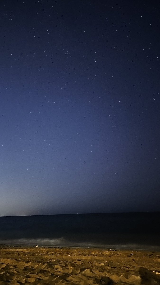 imh13n's tweet photo. منظر النجوم مع البحر شيء خرافـي 🌌 https://t.co/mkIsoNQ7k2