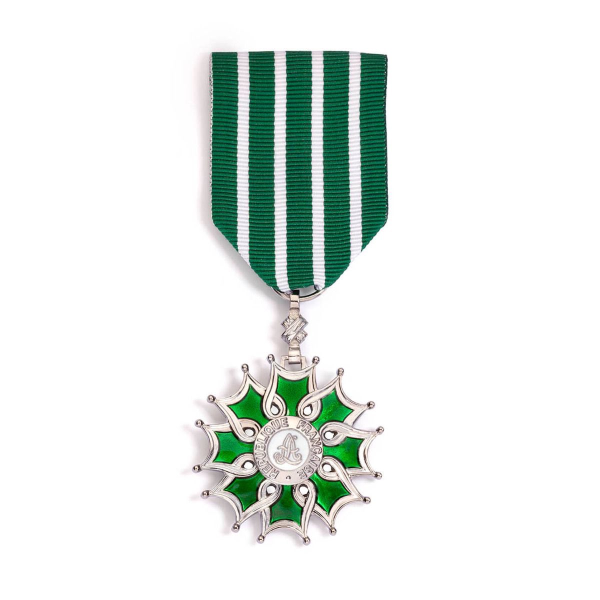 Je suis très honoré d’avoir été nommé tout récemment Chevalier des Arts et des Lettres par madame la ministre <a href="/datirachida/">Rachida Dati ن</a> et le <a href="/MinistereCC/">Ministère de la Culture 🇫🇷</a>.

Cette distinction me touche, bien sûr, et m’encourage à poursuivre mon engagement en faveur de la préservation du patrimoine et de la