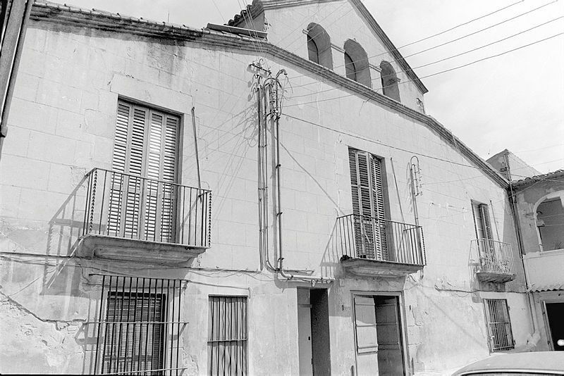 🧵 Sabíeu que #LHospitalet, fins fa no gaire, va ser un poble agrícola❓🤔

La masia de Can Riera (seu del @museuLH) o Can Sumarro (la biblioteca) ens recorden aquella època. Però... sabíeu que de 276 masies només en queden 25?😱 Aquesta és la història que s'esborra. #MasiesLH 👇