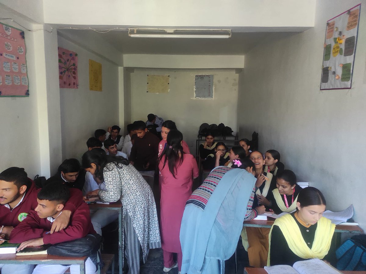 abvphp's tweet image. अभाविप हिमाचल प्रदेश द्वारा आयोजित व्यावसायिक सदस्यता अभियान के अधिकतम सदस्यता दिवस के अवसर पर प्रदेश के विभिन्न स्थानों में सदस्यता ग्रहण करते विद्यार्थी।