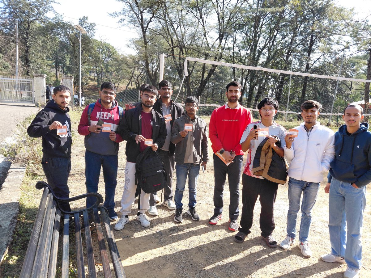 abvphp's tweet image. अभाविप हिमाचल प्रदेश द्वारा आयोजित व्यावसायिक सदस्यता अभियान के अधिकतम सदस्यता दिवस के अवसर पर प्रदेश के विभिन्न स्थानों में सदस्यता ग्रहण करते विद्यार्थी।