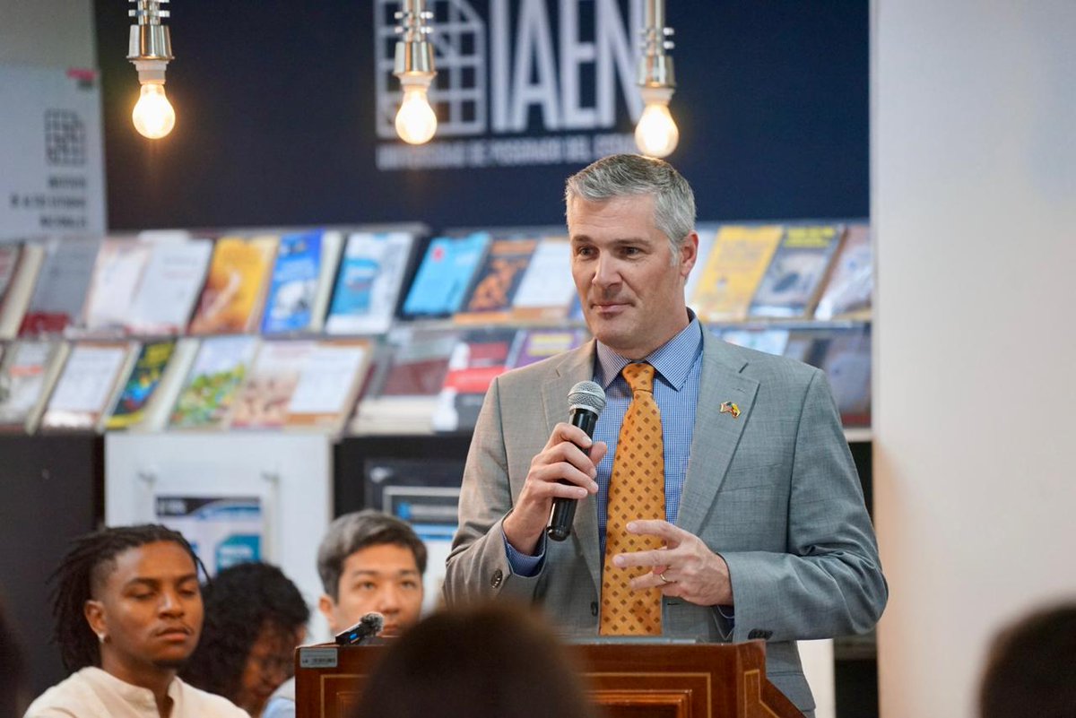 jimmymartinec's tweet image. Por eso, acompañamos la apertura de la segunda cohorte del programa #IDASH, una alianza con los @CDCgov, @IAENUniversidad y @UW_ITECH que fortalece la formación en informática y ciencia de datos para la región.