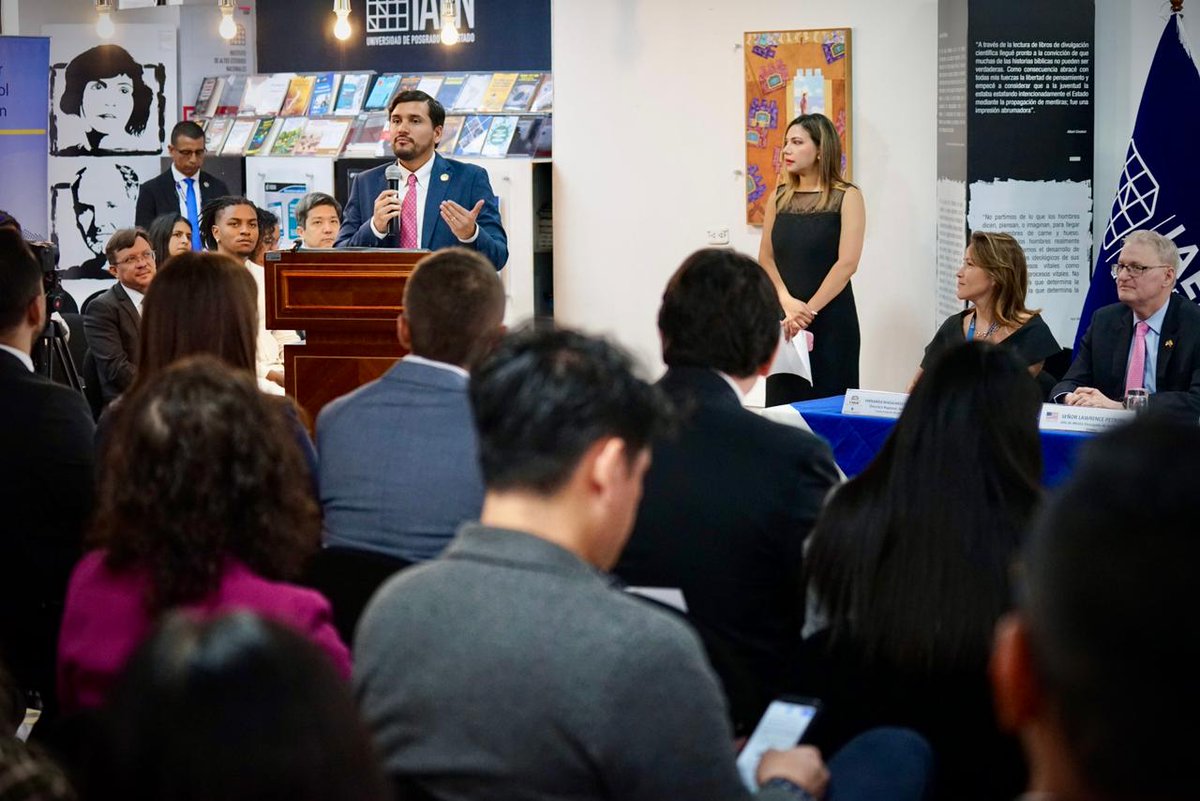 jimmymartinec's tweet image. Por eso, acompañamos la apertura de la segunda cohorte del programa #IDASH, una alianza con los @CDCgov, @IAENUniversidad y @UW_ITECH que fortalece la formación en informática y ciencia de datos para la región.