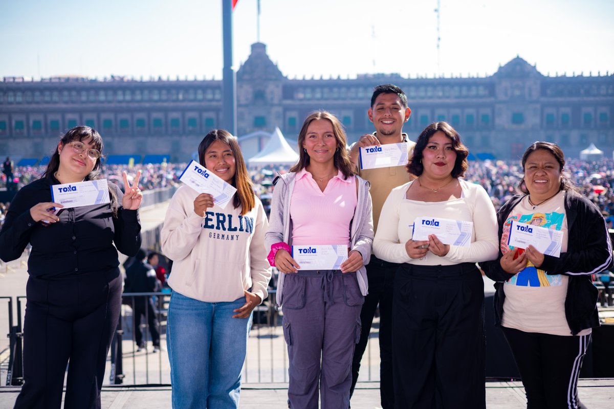 ClaraBrugadaM's tweet image. Con la entrega de la Beca a Universitarias y Universitarios para Transporte y Más, impulsamos a #UniversitariosEnMovimiento para que nadie abandone sus estudios por falta de recursos. Este apoyo es una apuesta directa por su educación, su movilidad y su bienestar.

Este año…