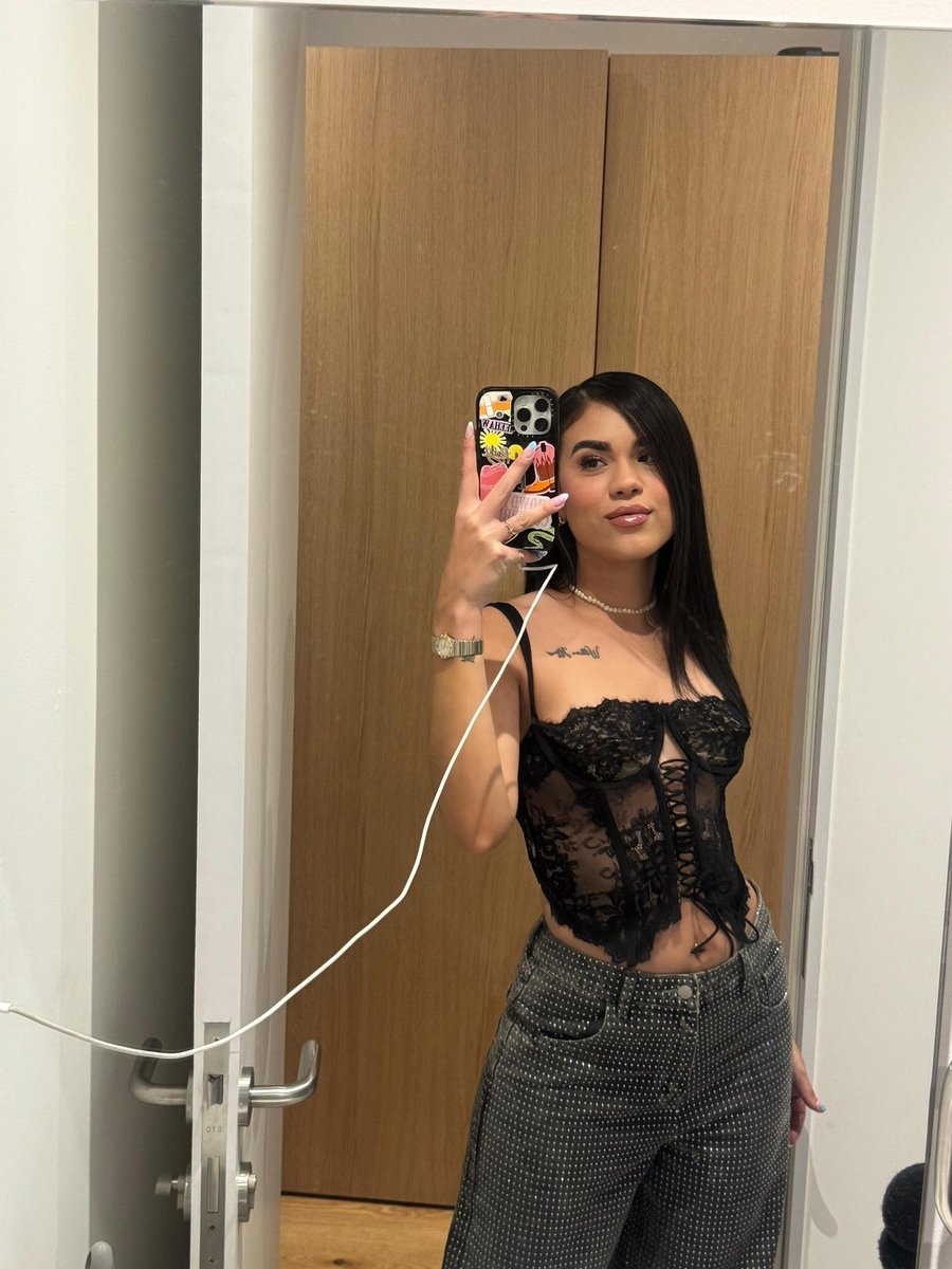 Melilith7's tweet image. Hola amores, estuve de viaje unos días pero ya volví. 
Cuéntenme qué hacen?💋❤️✨