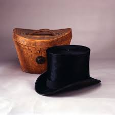 quand on pense que les castors ont failli disparaître pour faire des chapeaux à l'époque, toute la connerie humaine dans toute sa splendeur