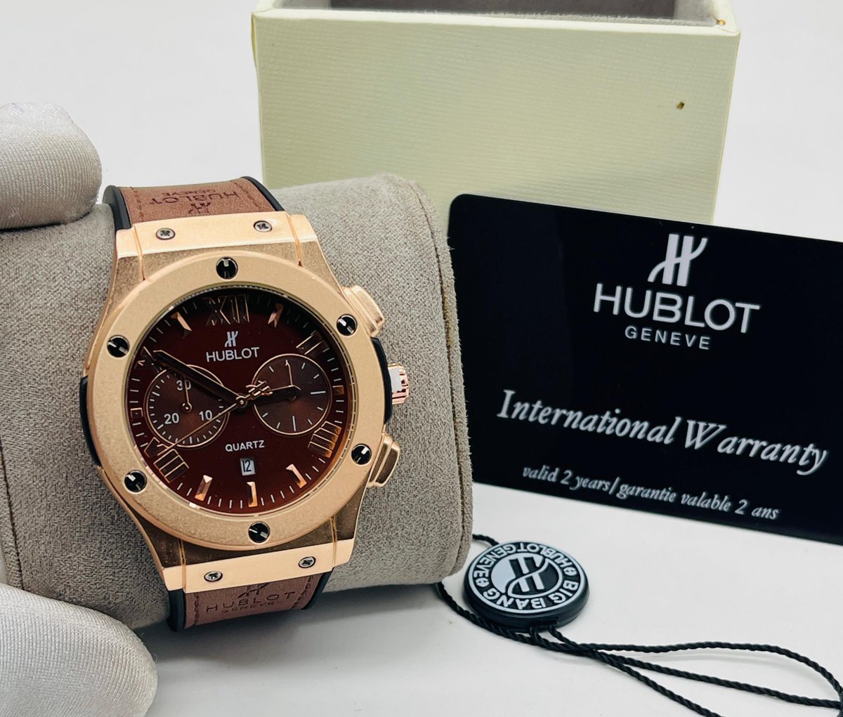 Hublot Leather
(Geneve).

🏷️₦22,000

Fully Packaged.