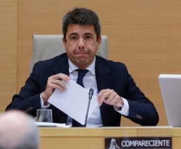 Alberto14946211's tweet photo. ¿He escuchado bien cuando ha dicho alguien que en su mochila llevaba una muda limpia?.
La jodienda no tiene enmienda. Si no hubiera pasado lo que pasó, esto no pasaría de ser un desliz humano, pero es que lo que sucedió fue una gravísima tragedia. No se puede obviar ni perdonar. https://t.co/6M2nTgTDlU
