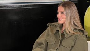 elazzul's tweet image. #Intrusos Si a mí alguien me explica el furor d 1 mina sin carisma ni talento, mala actriz q hace furor sólo xq  es linda (como miles de otras minas) y por bardo en redes lo agradezco. El centro de atención junto a otro salame y otra loca que factura alienando a sus hijos