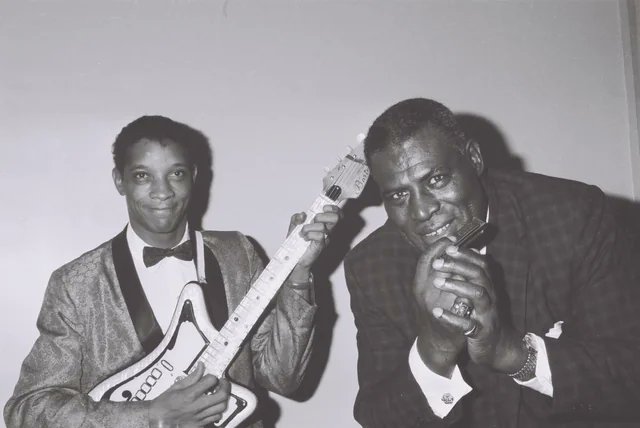 bluezharp's tweet image. Hubert Sumlin &amp;amp; Howlin&apos; Wolf 
Interview: Hubert Sumlin Discusses Working with Howlin&apos; Wolf in 1994 guitarworld.com/gw-archive/int… 
Photo by Brian Smith
