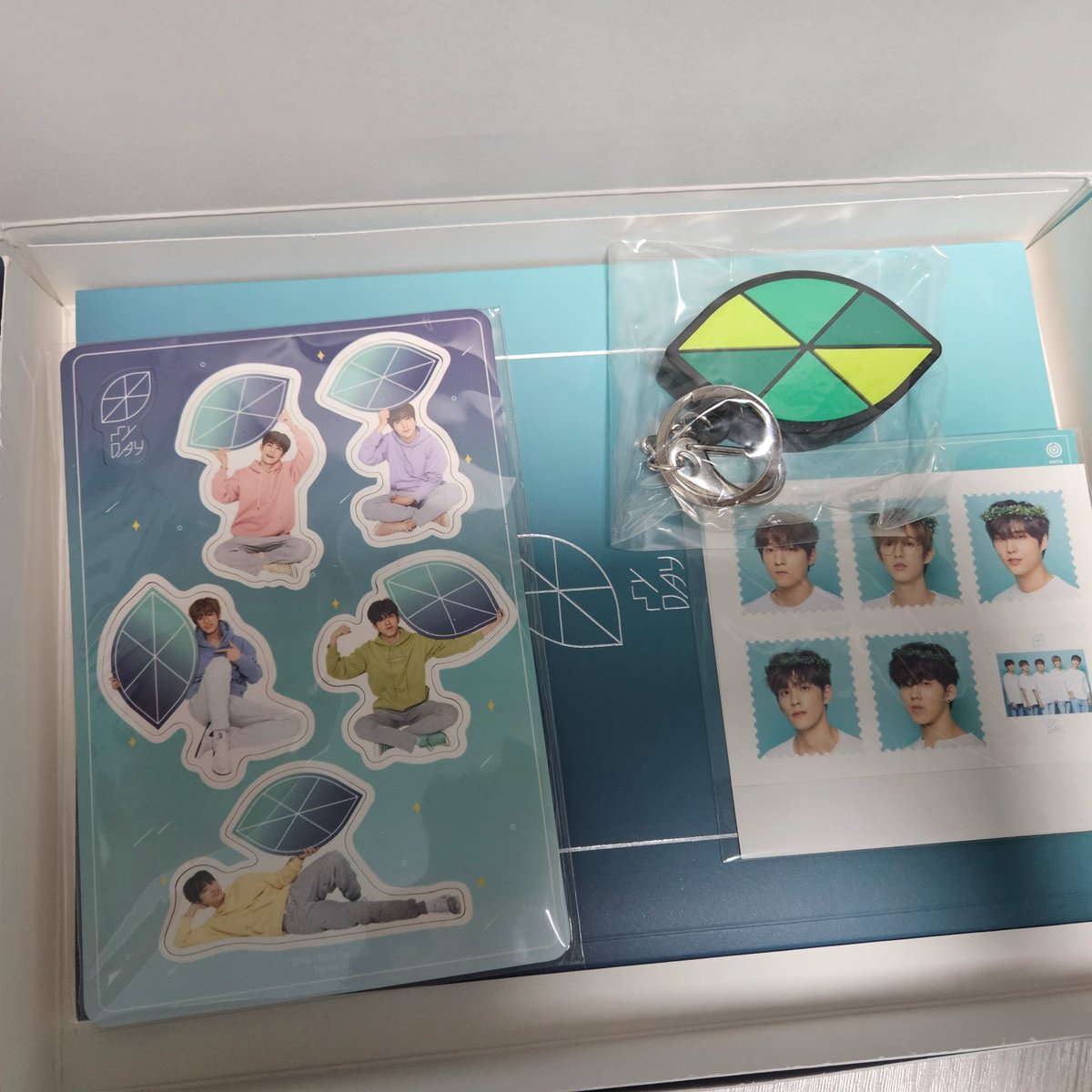 xosoyangdo's tweet photo. 데이식스 마이데이 공식 1기 키트 운미포 19000원에 양도합니다 
- 멤버십카드 제외
- 겉박스에 스티커 뗀 흔적 있습니다
- 보이스키링은 건전지가 다됐는지 현재 작동안됨
- 겉박스에 생활기스 및 잔구김o

배송비별도 

데식 day6 마데 myday 양도 #데이식스양도 https://t.co/BKPhDZIVOb