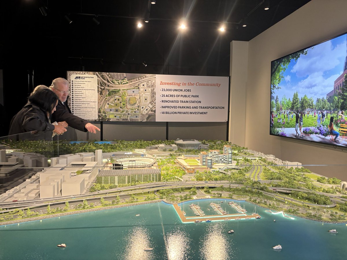 NEW: <a href="/NYSGamingComm/">NYS Gaming Commission</a> Facility Location Board is visiting the three final applicants for a #casino today. Final decision could arrive in two weeks. This model is for Metropolitan Park in Queens. The other finalists are <a href="/BallysGolfFP/">Bally's Golf Links at Ferry Point</a> and <a href="/ResortsWorldNYC/">Resorts World New York City</a> . #NBC4NY