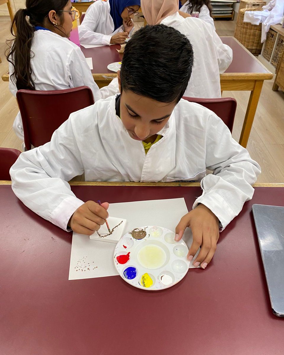 richlandacad's tweet image. Our Grade 8 students were introduced to the mesmerizing technique of Pointillism! They were super eager to get hands-on and create their very own miniature pointillist paintings! #Grade8Art #Pointillism #DotArt #CreativeLearning #VisualArts #IBMYP #IBWorldSchool #IB