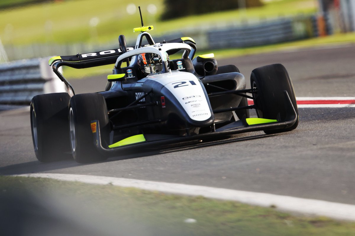 Martin Molnár Racing tweet media