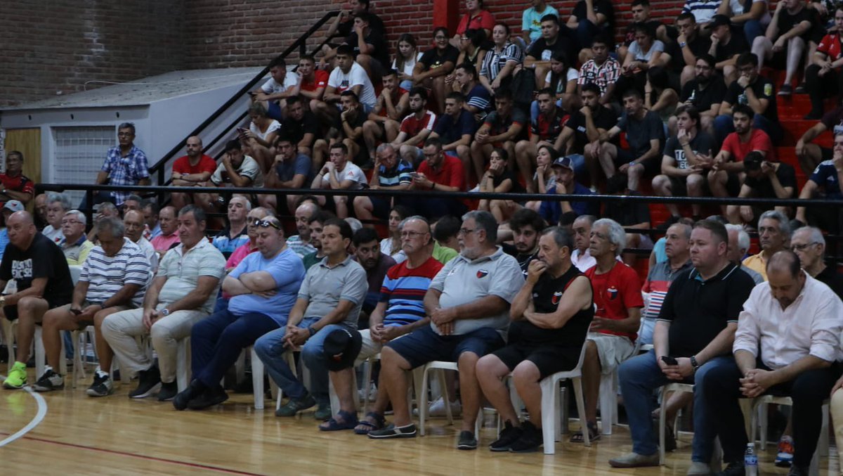 🗳️ La asamblea General Ordinaria en #Colón se realizará el jueves 20 de noviembre a las 18.30 en el Gimnasio Roque Otrino. Orden del día:

✅1. Designación de dos (2) asociados presentes para refrendar juntamente con el Presidente y el Secretario General el Acta de esta Asamblea.
