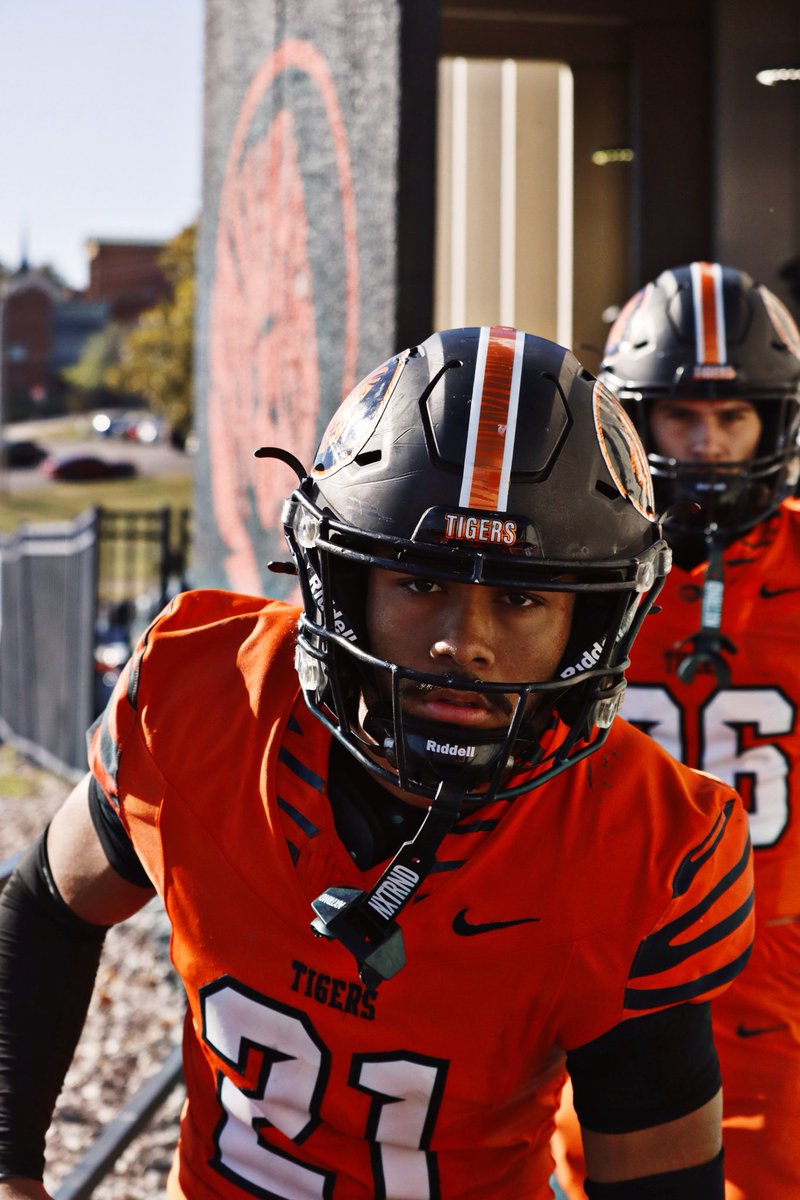 Coach_Tinez1's tweet image. DB’s wya!! 

26’s, December Grads, Portal Guys 👀 Drop your film watching all day!! 

Looking for tigers 🐅