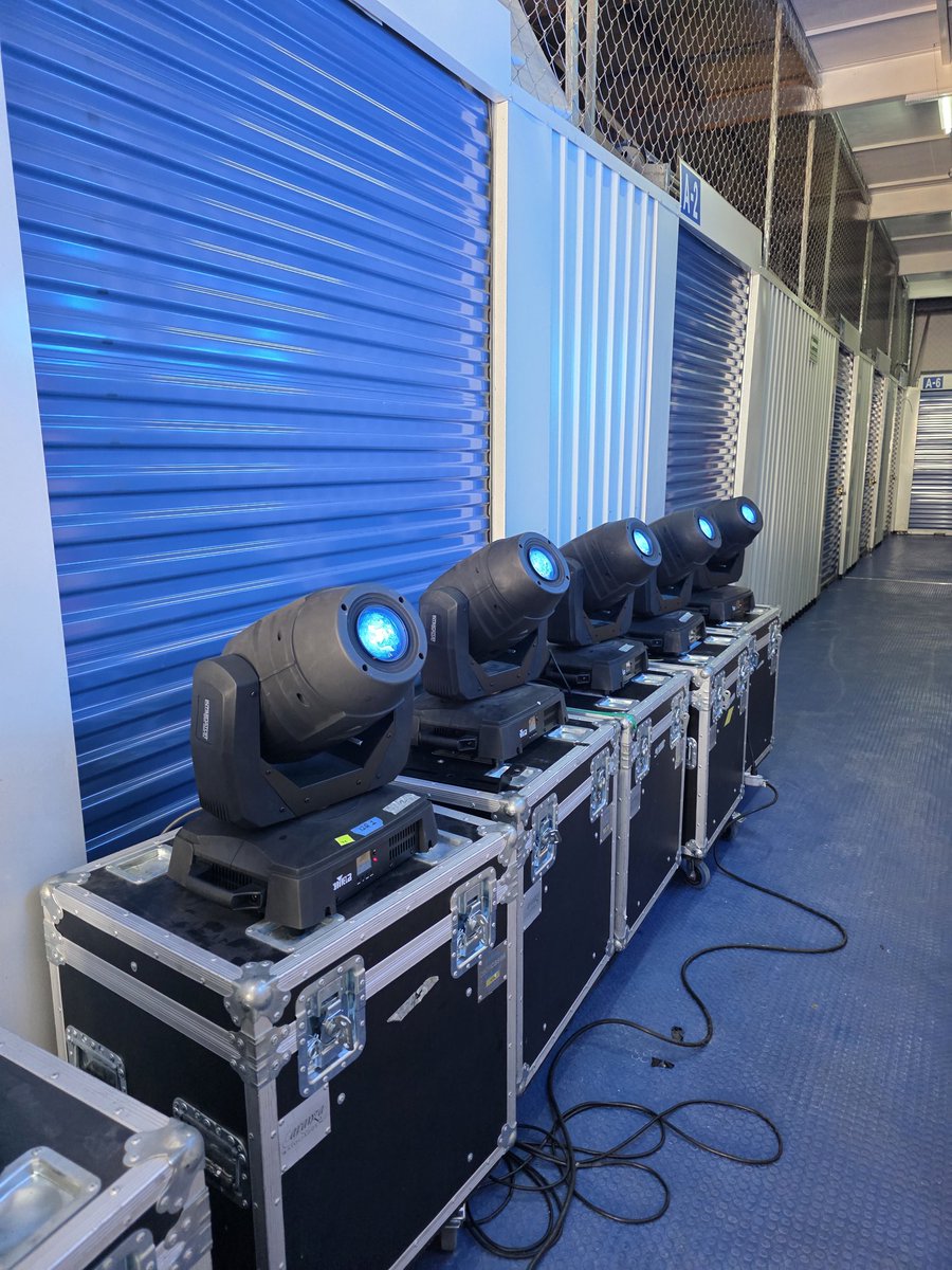 pp_producciones's tweet image. Checando luces #itswhatwedo #spot #chauvet #boda #lighting #Test @pp_producciones