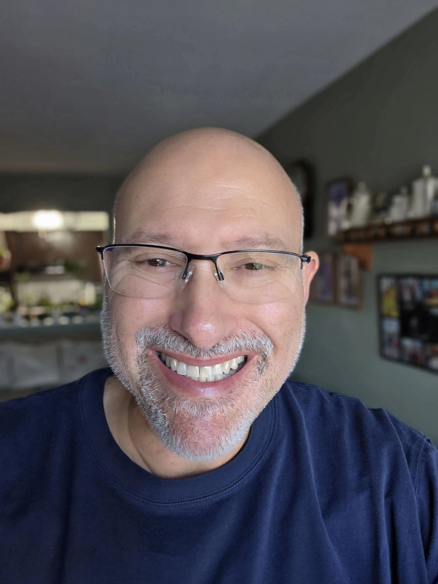 scotjs's tweet image. Monday WFH smile. Low key start to the week. My calendar is unusually light today. I&apos;m using the &quot;free&quot; time to begin my teams year end career wrapups. I&apos;m happy that these will all be positive exercises. How are you today? What&apos;s making you smile today?