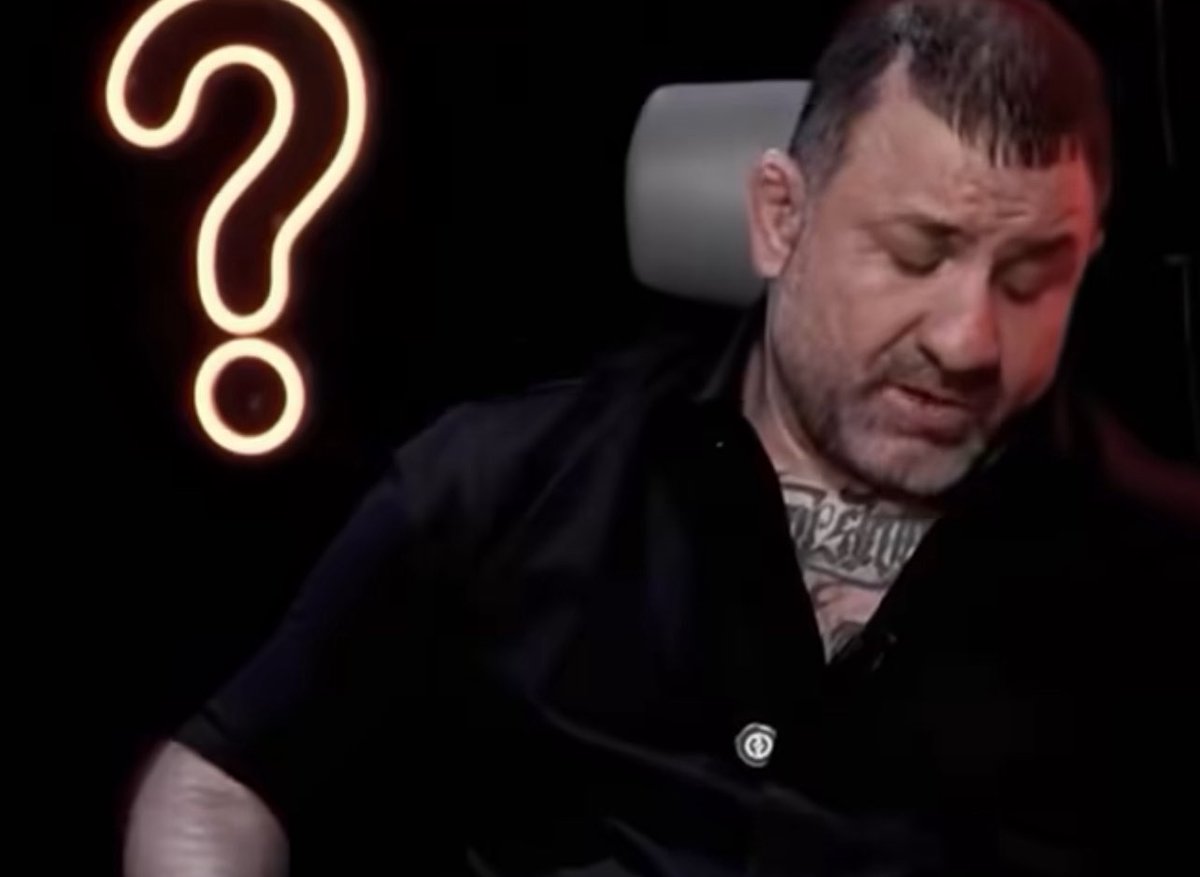 آقای واشقانی شما از اندک شعور رسانه‌ای هم برخوردار نیستید، وقتی یک شرور سابقه دار را شخصیت می‌بخشی و برای قصه گویی به برنامه خود دعوت می‌کنی یعنی جز شهوت دیده شدن هیچ بویی از رسانه نبرده‌ای...