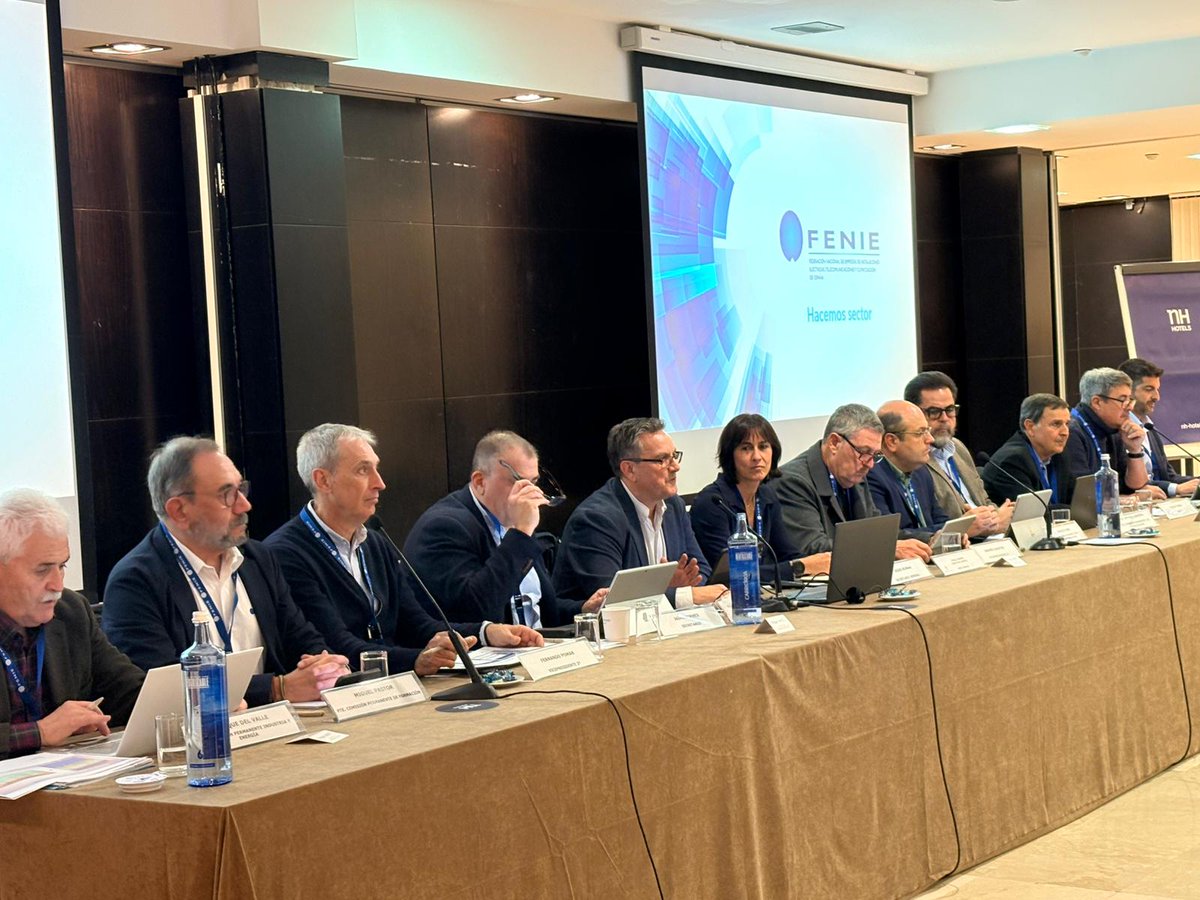 #JDNoviembre| Comenzamos la Junta Directiva de #Noviembre2025 con el patrocinio de <a href="/fenieenergia/">Feníe Energía</a>
